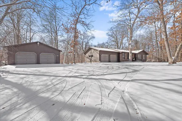 $569,000 | 9923 219th Street North, Forest Lake, MN 55025