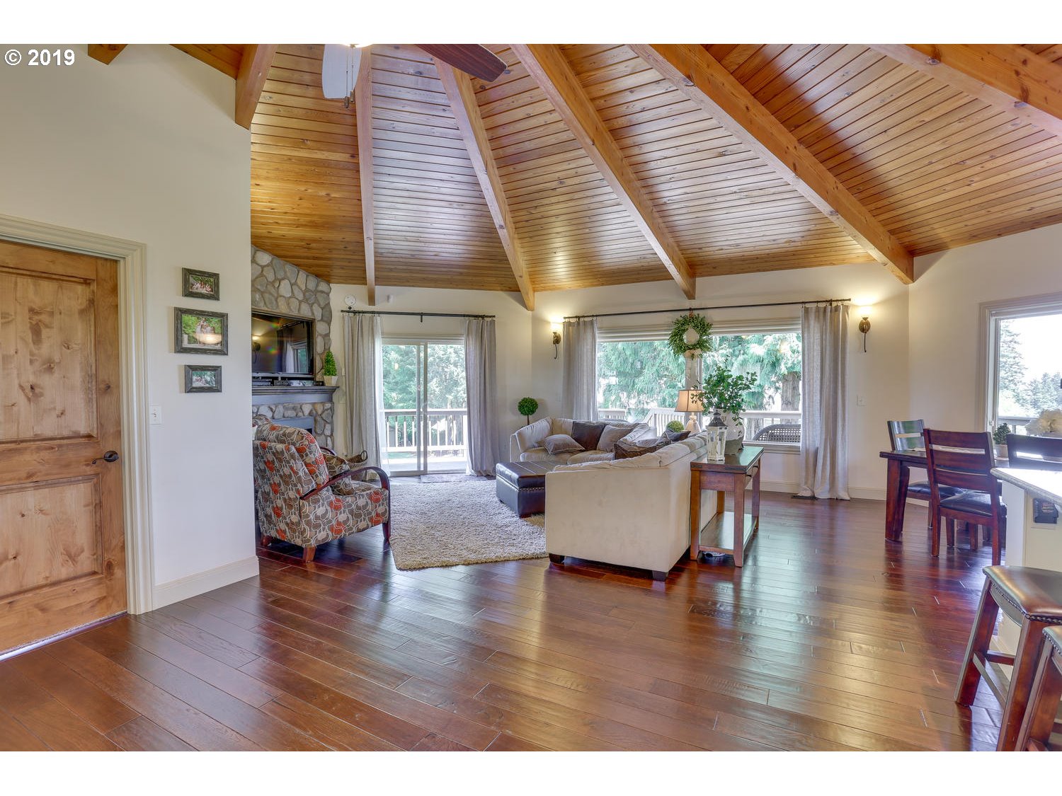 775 Southwest Schaeffer Road West Linn, OR 97068 - Photo 5 of 32 Gallery Image 5