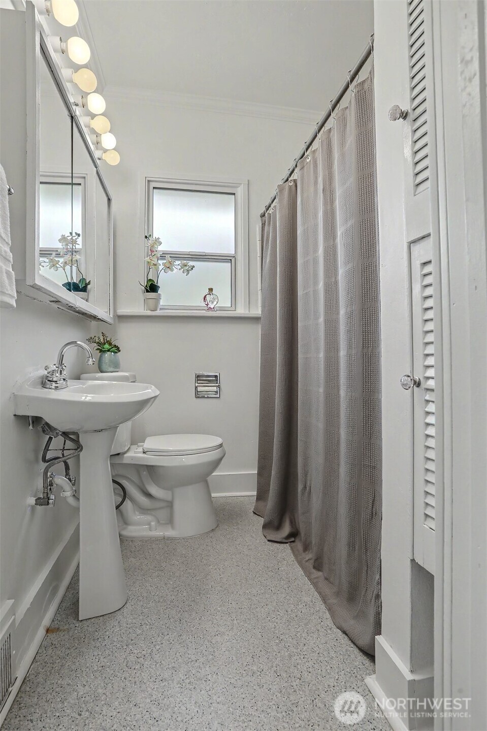 322 North 81st Street Seattle, WA 98103 - Photo 18 of 40