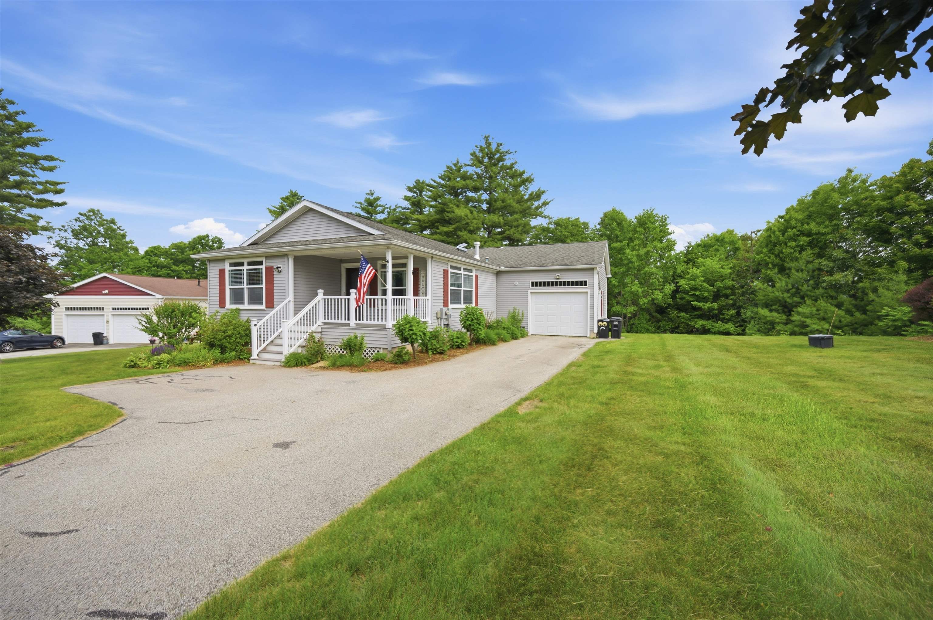 35 Sawmill Ridge Sandown, NH 03873 - Photo 2 of 51 Gallery Image 2