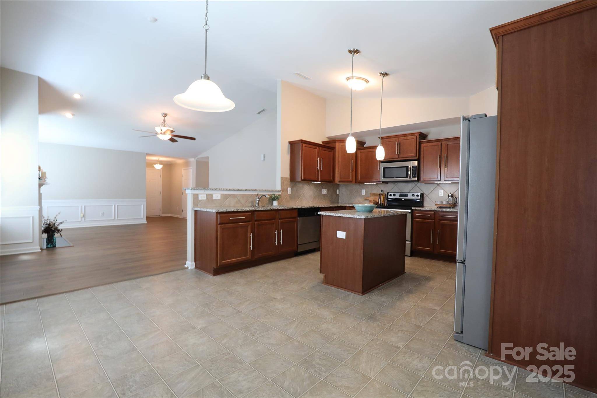 9814 Fernspray Road Charlotte, NC 28215 - Photo 6 of 24 Gallery Image 6