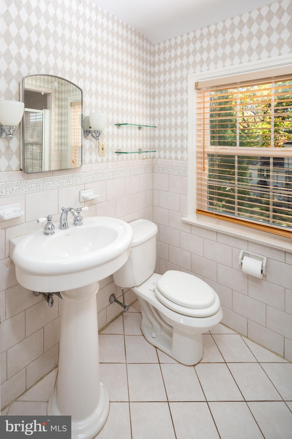 930 Remington Road Wynnewood, PA 19096 - Photo 16 of 31 Main Bathroom.