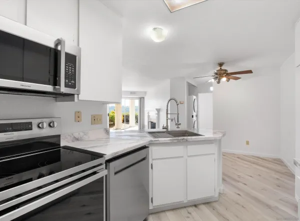 $3,700 | 7087 Camino Degrazia, Unit 141, San Diego, CA 92111