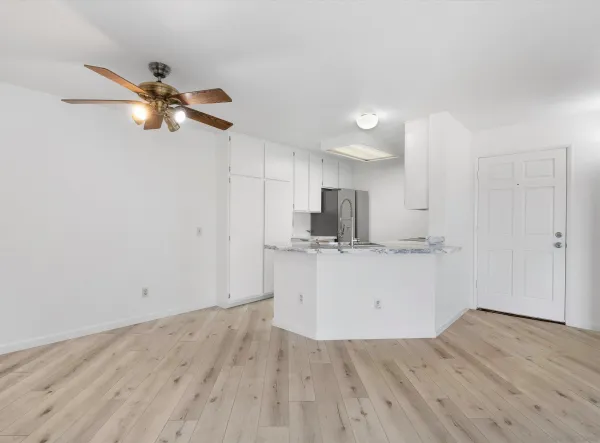 $3,700 | 7087 Camino Degrazia, Unit 141, San Diego, CA 92111