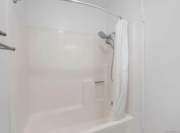 $3,700 | 7087 Camino Degrazia, Unit 141, San Diego, CA 92111