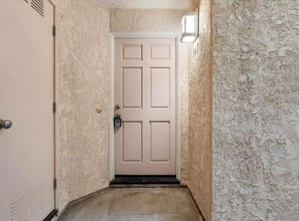 $3,700 | 7087 Camino Degrazia, Unit 141, San Diego, CA 92111