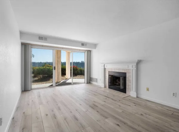 $3,700 | 7087 Camino Degrazia, Unit 141, San Diego, CA 92111
