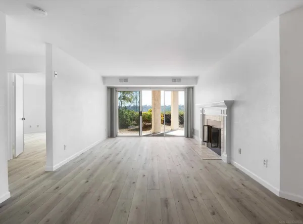$3,700 | 7087 Camino Degrazia, Unit 141, San Diego, CA 92111