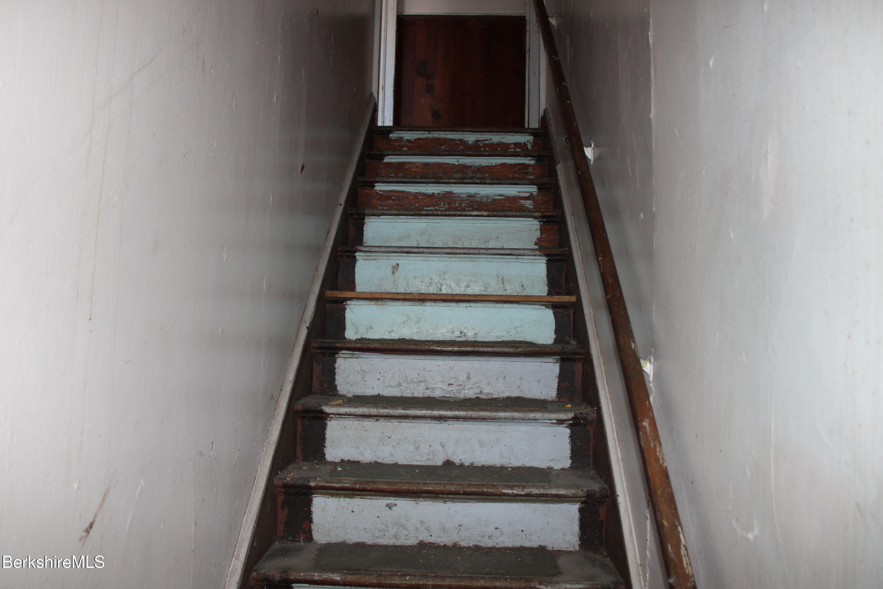 257 Cone Hill Road Richmond, MA 01254 - Photo 21 of 40 2nd Floor Stairway