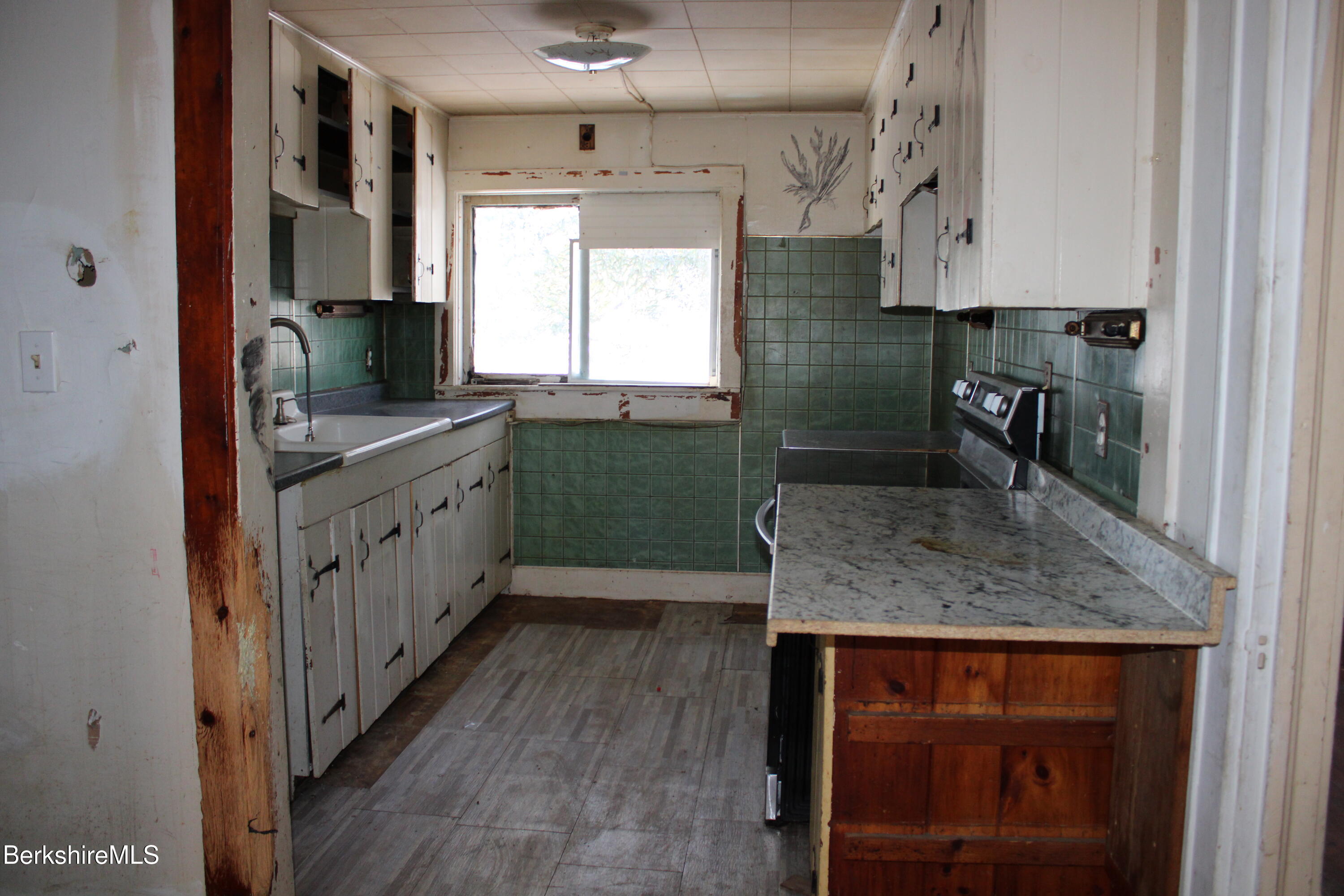 257 Cone Hill Road Richmond, MA 01254 - Photo 28 of 40 Unit 3 Kitchen