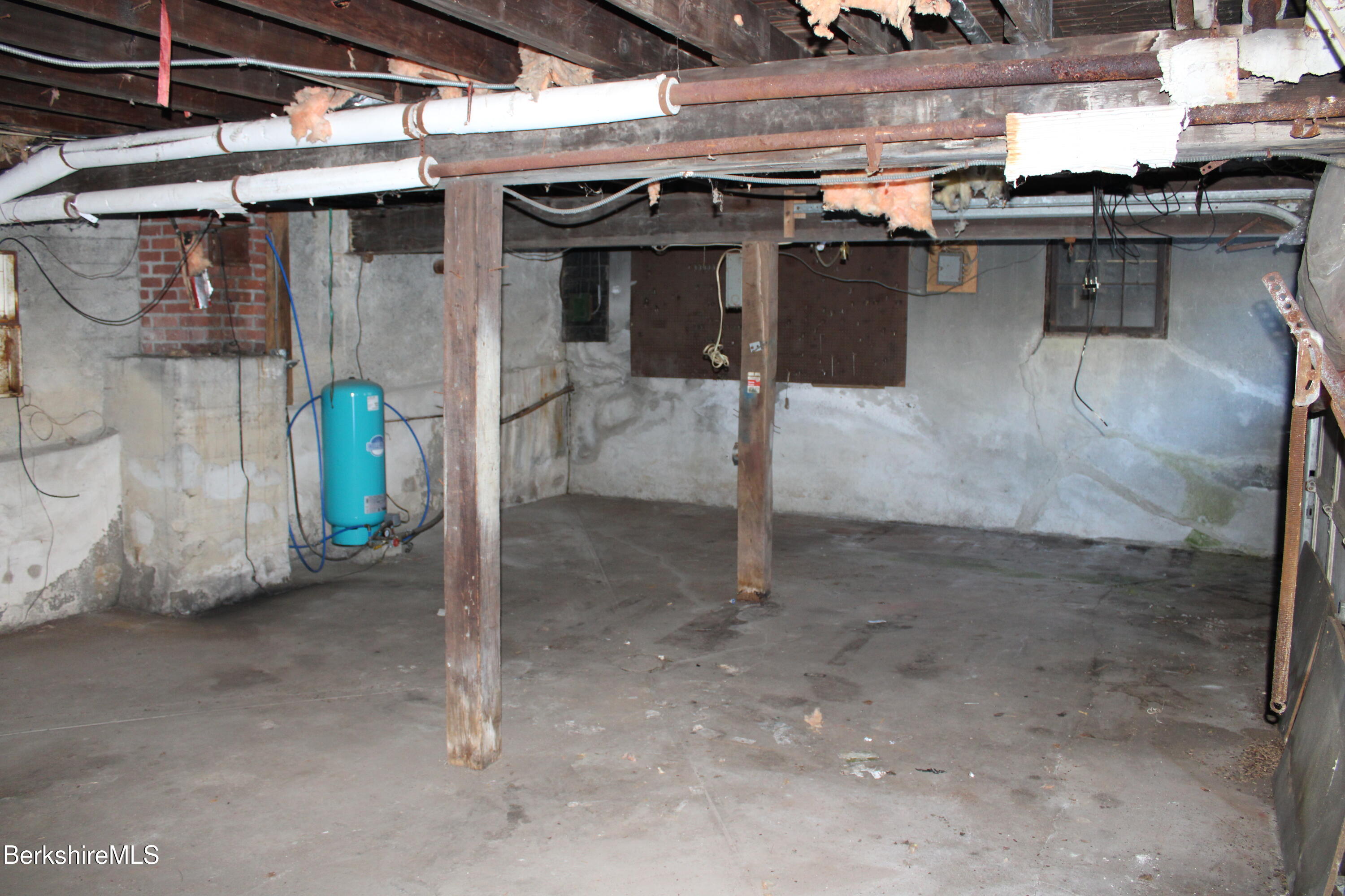 257 Cone Hill Road Richmond, MA 01254 - Photo 33 of 40 Garage