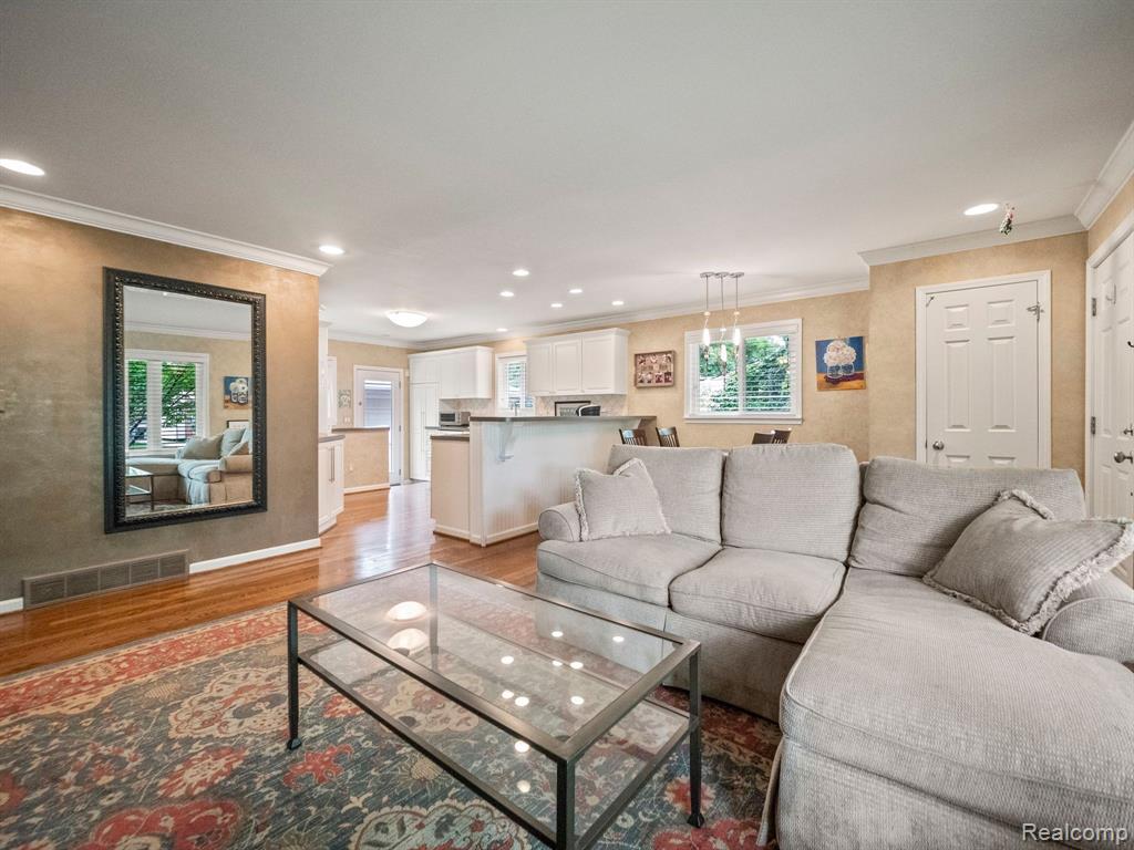 290 Winry Drive Rochester Hills, MI 48307 - Photo 9 of 43