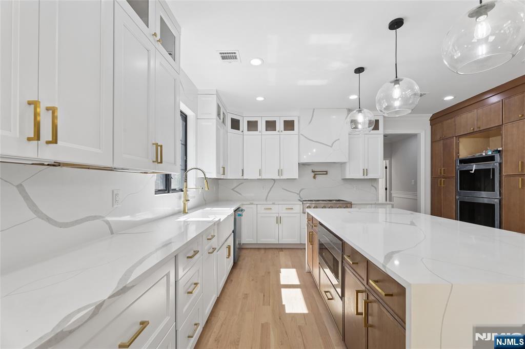532 Hobart Road Paramus, NJ 07652 - Photo 16 of 46