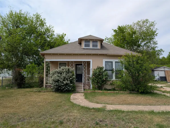 $199,999 | 301 Park Street, Taylor, TX 76574