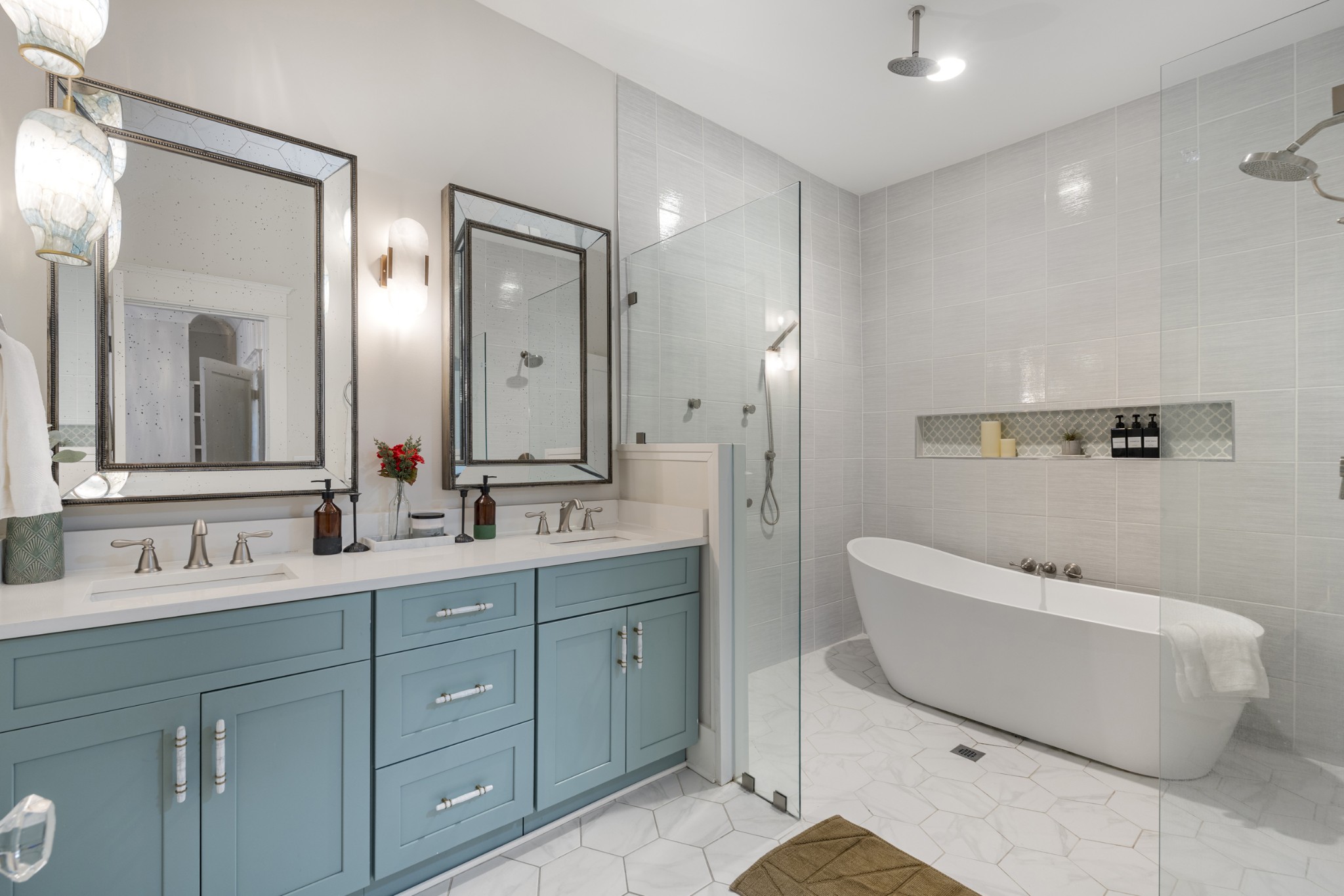 706 West 7th Street Columbia, TN 38401 - Photo 18 of 52 a bathroom with a double vanity sink mirror and bathtub