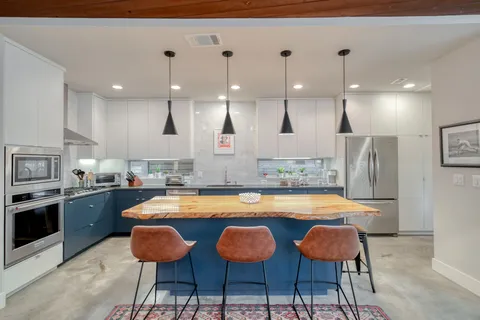 $1,225,000 | 209 El Paso Street, Austin, TX 78704