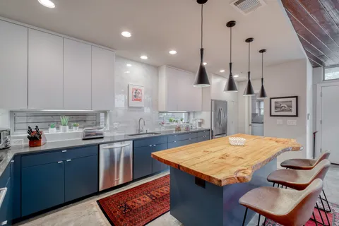 $1,225,000 | 209 El Paso Street, Austin, TX 78704