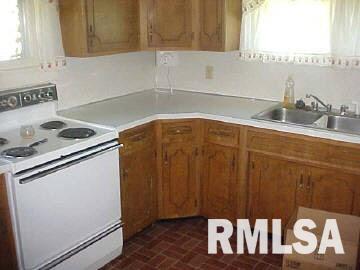 10349 Steel City Road Benton, IL 62812 - Photo 3 of 7 Gallery Image 3
