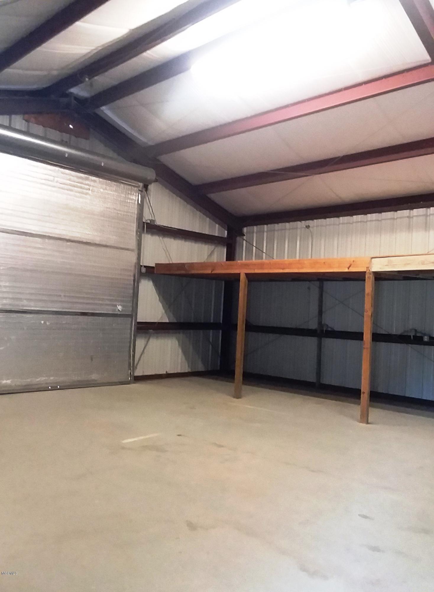 18640 White Plains Road Saucier, MS 39574 - Photo 33 of 37 Shop Interior