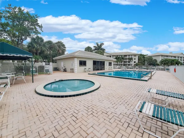 $280,000 | 6121 Balboa Circle, Unit 306, Boca Raton, FL 33433