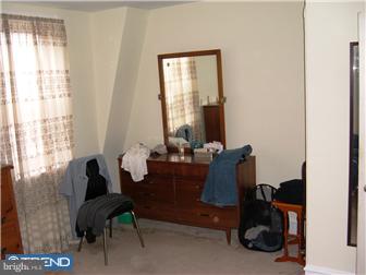 516 Littlecroft Road Upper Darby, PA 19082 - Photo 3 of 12