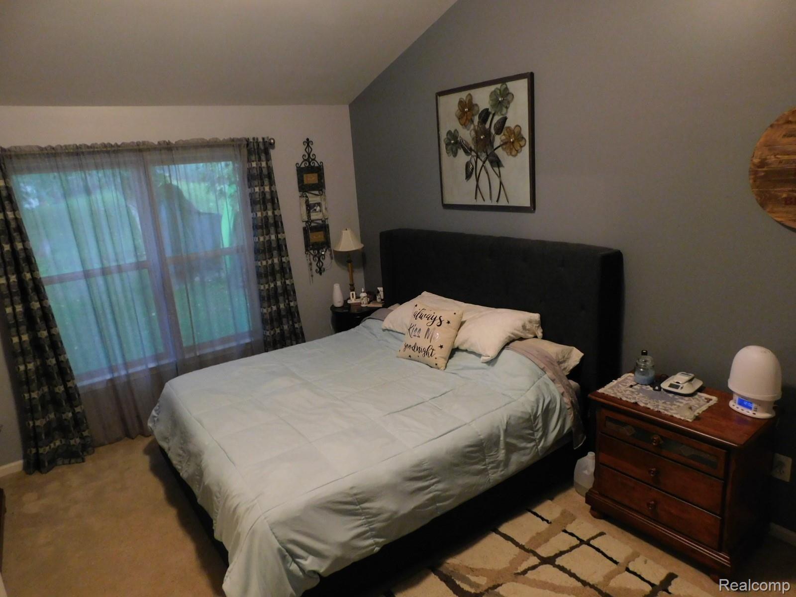 2096 Reid Road Flint, MI 48507 - Photo 3 of 11 Master bedroom