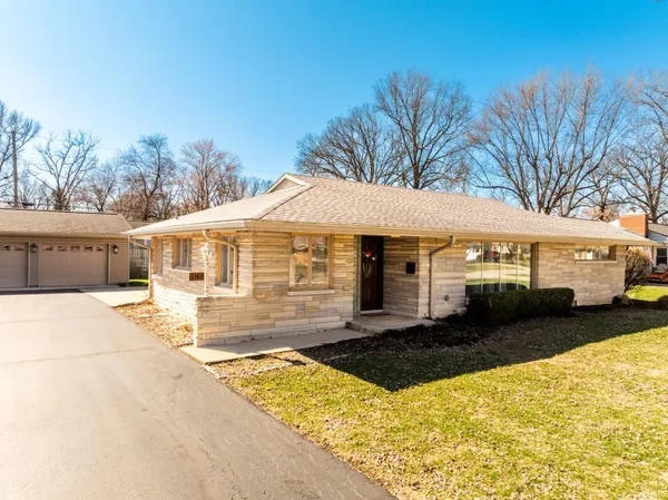 $255,000 | 3107 West Beechwood Avenue, Muncie, IN 47304