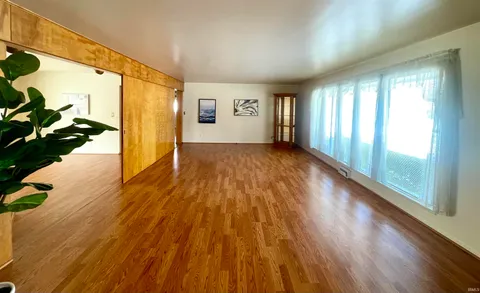 $255,000 | 3107 West Beechwood Avenue, Muncie, IN 47304