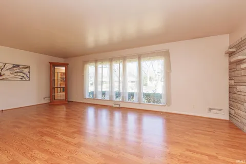 $255,000 | 3107 West Beechwood Avenue, Muncie, IN 47304