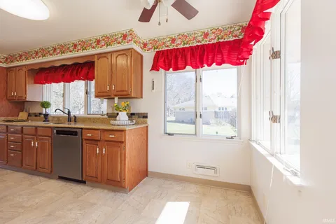 $255,000 | 3107 West Beechwood Avenue, Muncie, IN 47304