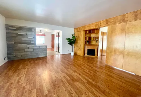 $255,000 | 3107 West Beechwood Avenue, Muncie, IN 47304