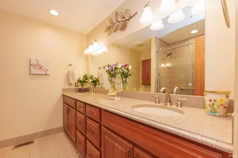 $255,000 | 3107 West Beechwood Avenue, Muncie, IN 47304