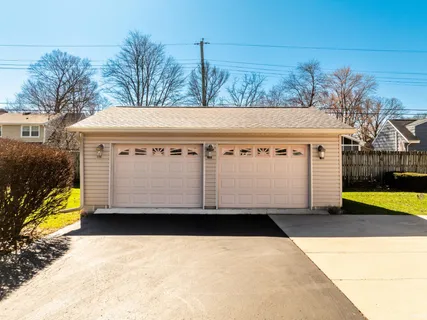 $255,000 | 3107 West Beechwood Avenue, Muncie, IN 47304