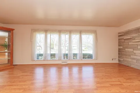 $255,000 | 3107 West Beechwood Avenue, Muncie, IN 47304