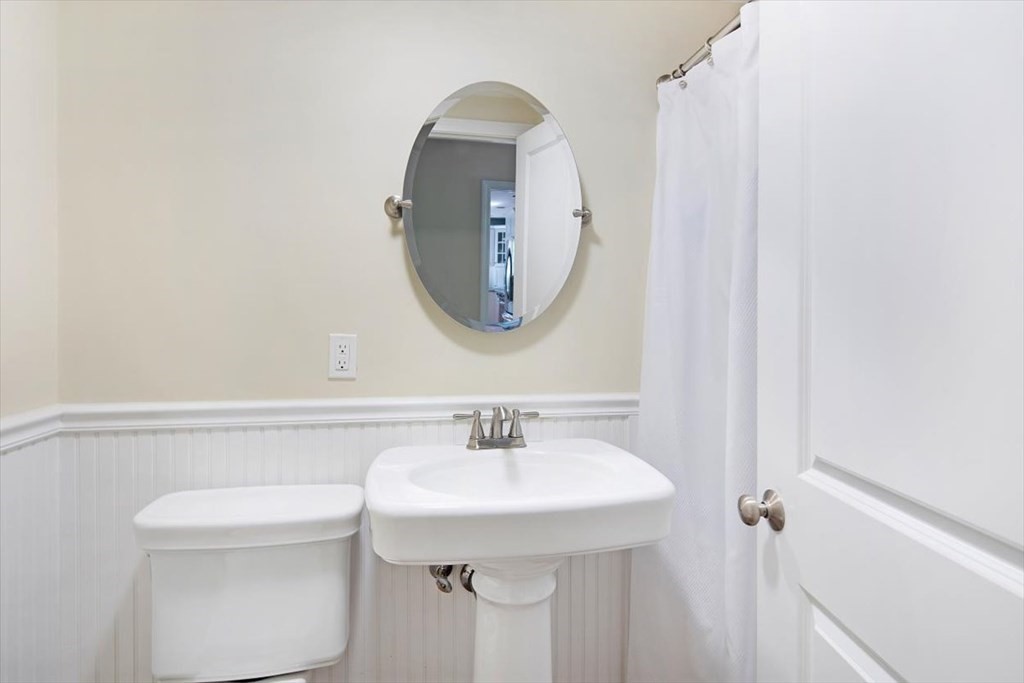 33 Hancock Road Hingham, MA 02043 - Photo 9 of 22 Gallery Image 9