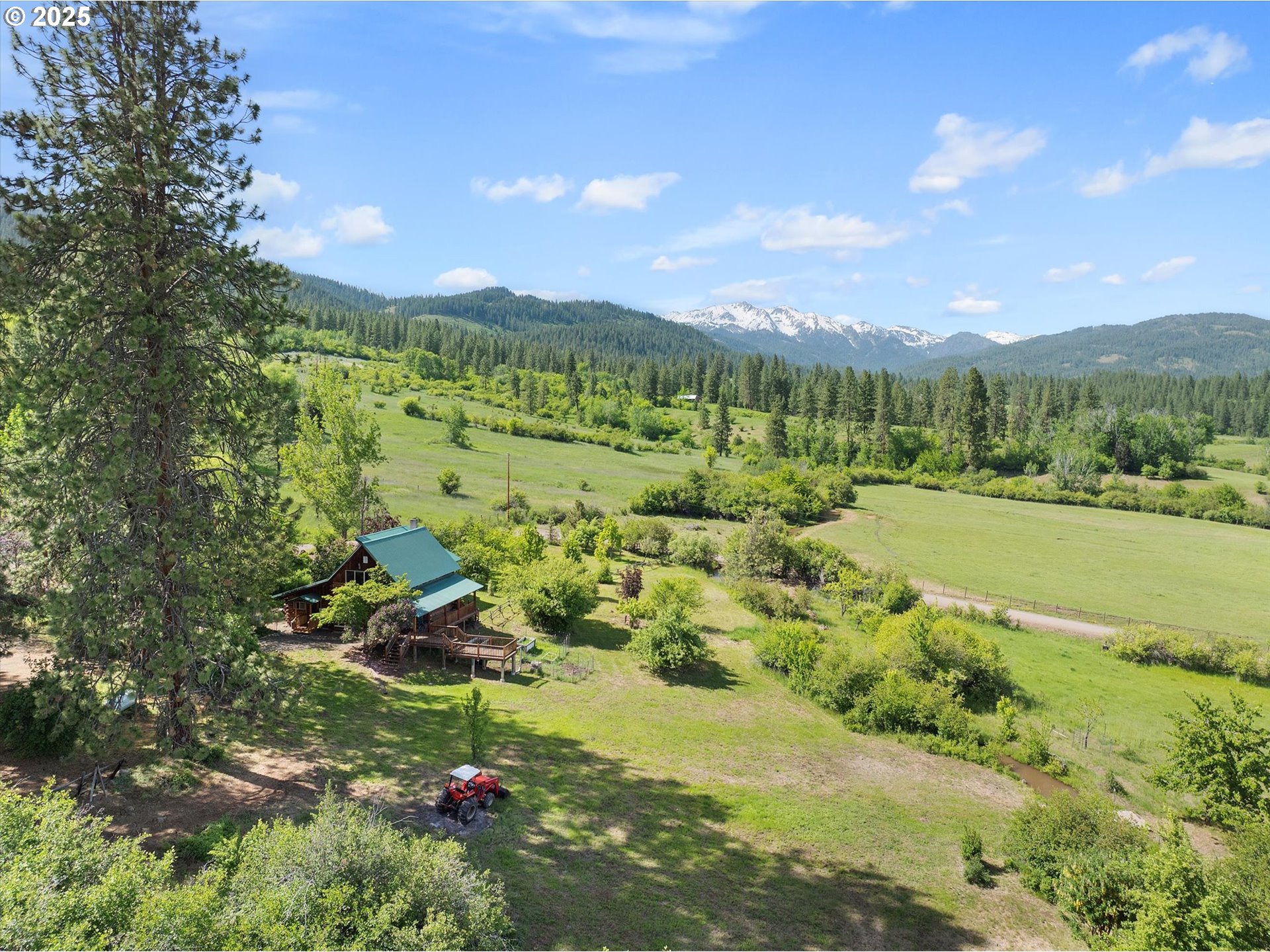35912 Valley View Lane Halfway, OR 97834 - Photo 2 of 43 a view of a lake with a houses