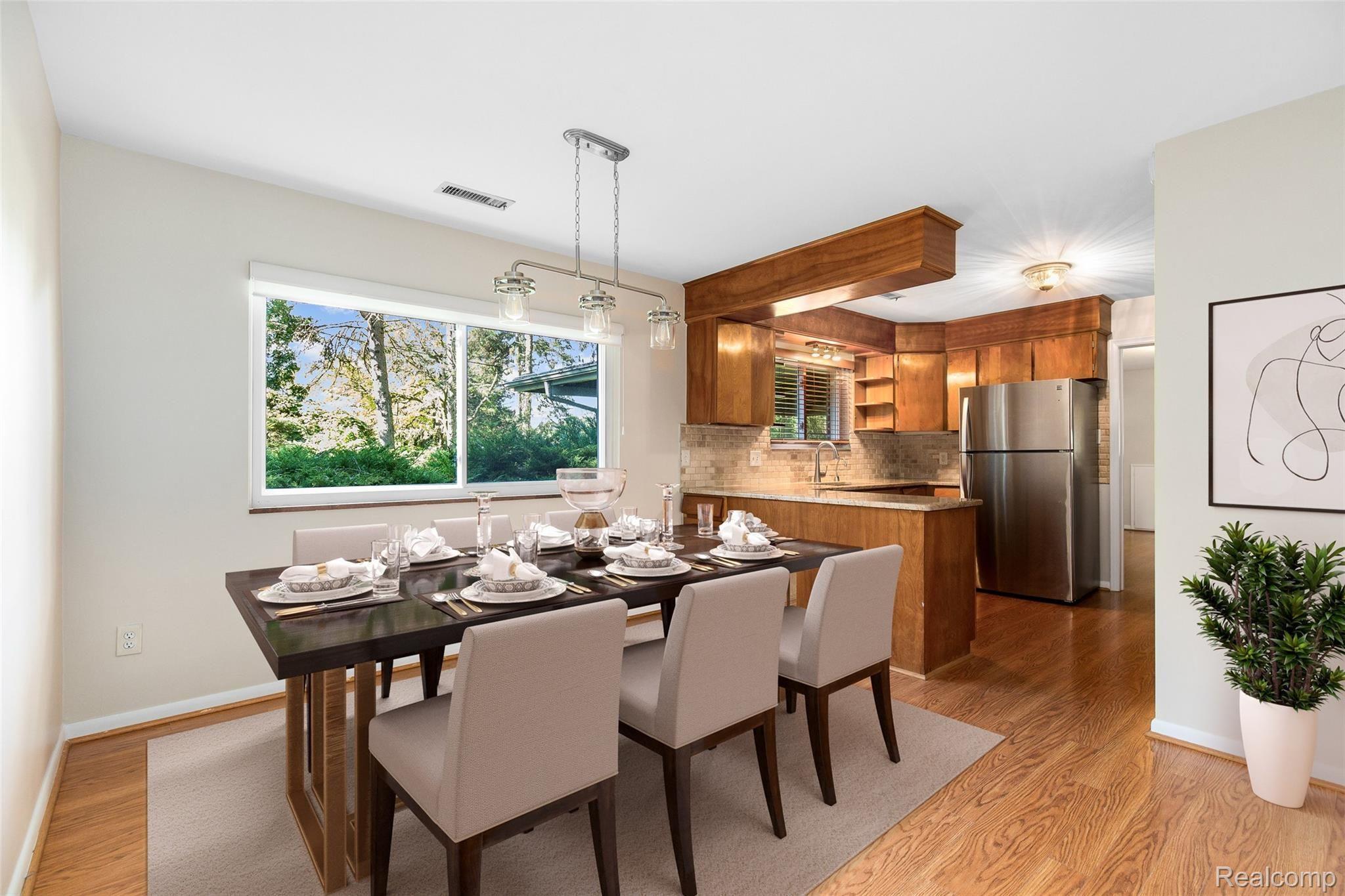 2866 Acorn Road Bloomfield Hills, MI 48302 - Photo 4 of 17 Dining Room