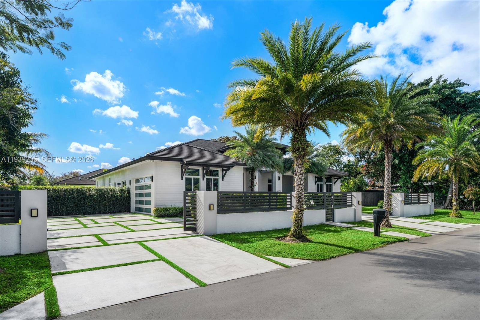 10250 Southwest 135th Street Miami, FL 33176 - Photo 31 of 35 a view of a house with a patio