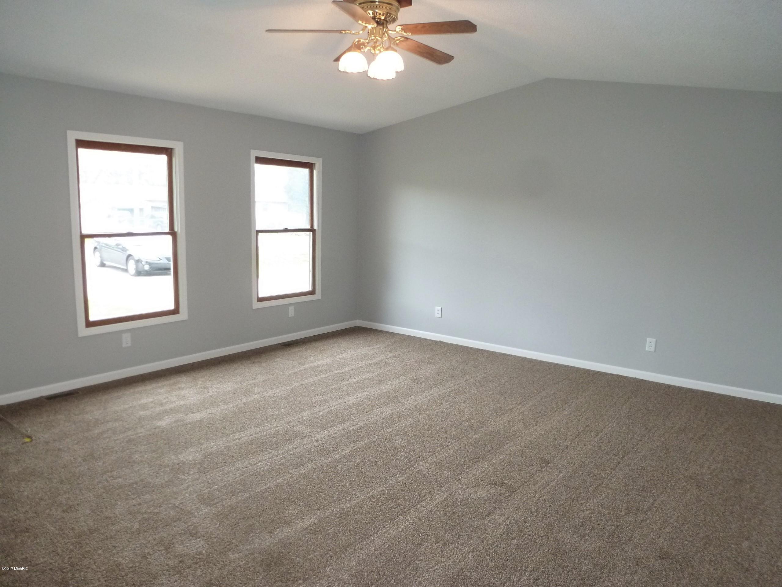 2874 Blair Road Muskegon, MI 49445 - Photo 16 of 28 16-Living Room