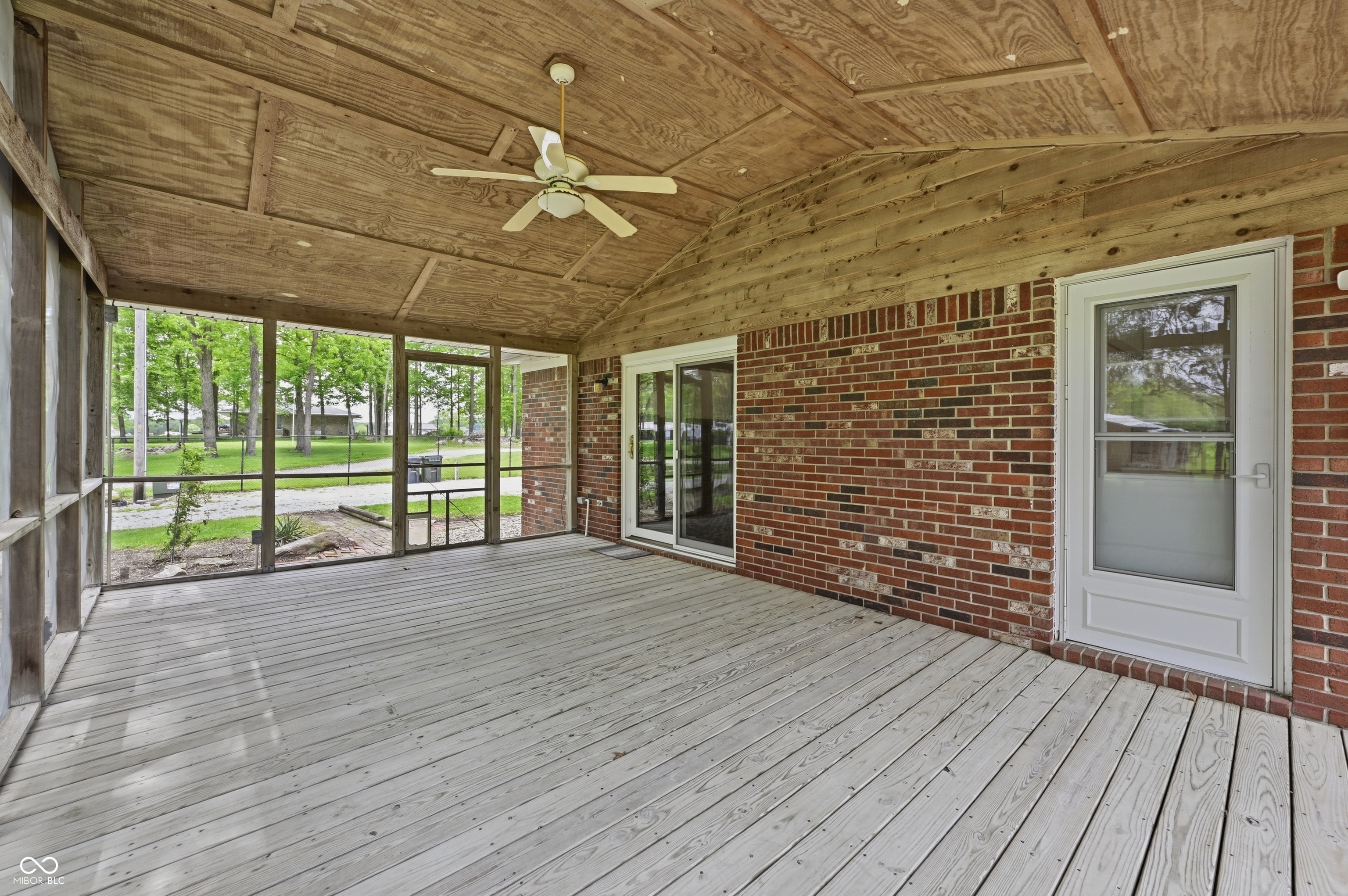 9557 Shelbyville Road Indianapolis, IN 46259 - Photo 9 of 46