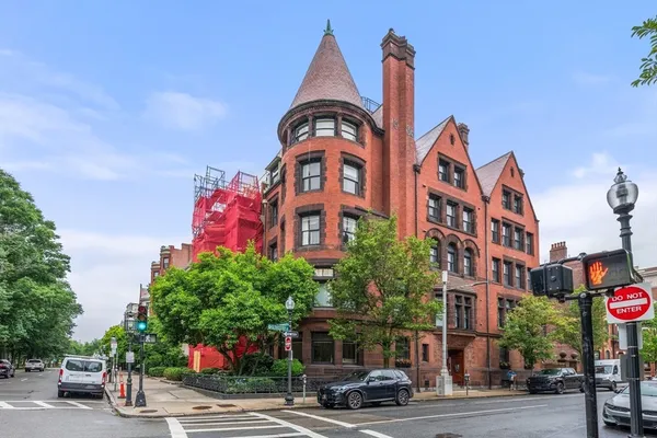 $3,250,000 | 20 Gloucester Street, Unit 3, Boston, MA 02115