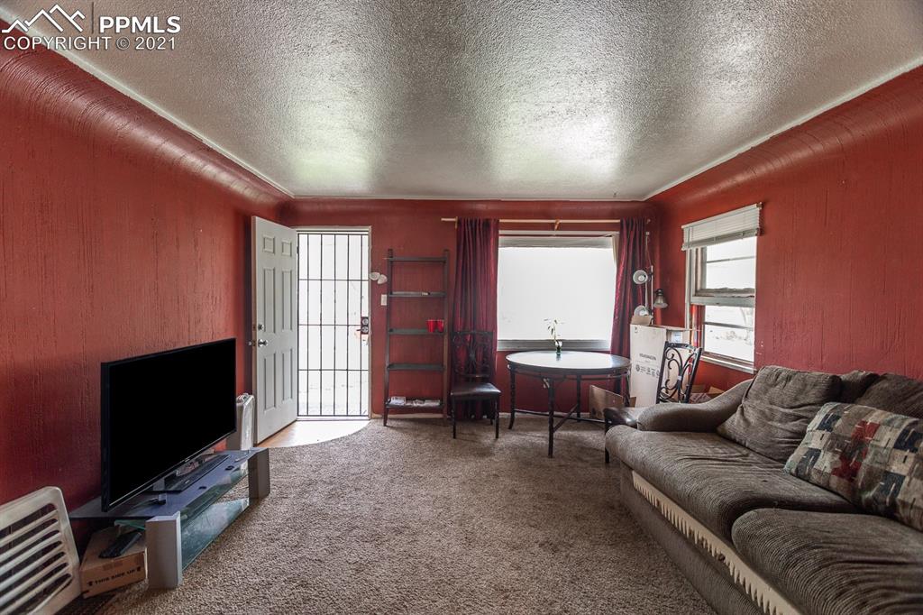820 Prairie Road Colorado Springs, CO 80909 - Photo 4 of 31