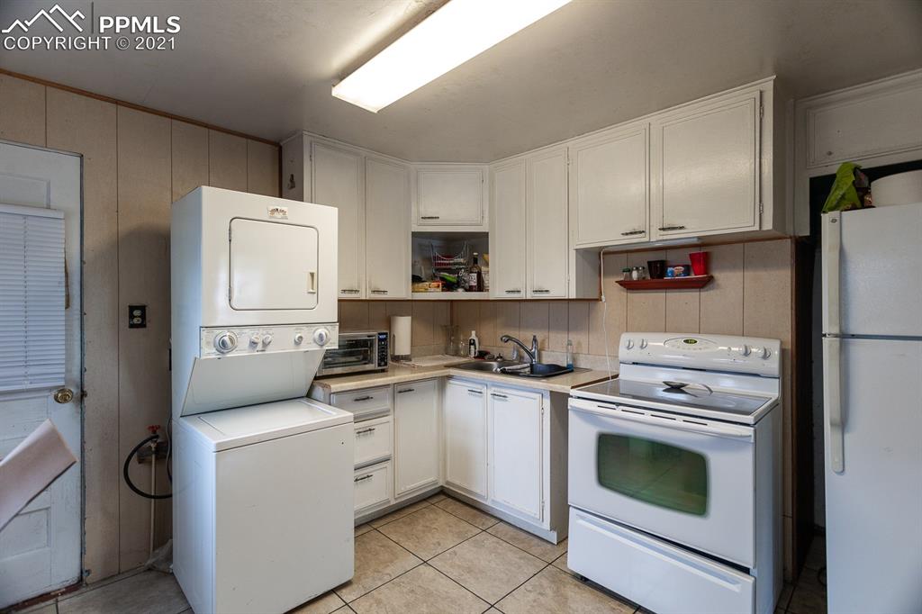 820 Prairie Road Colorado Springs, CO 80909 - Photo 7 of 31