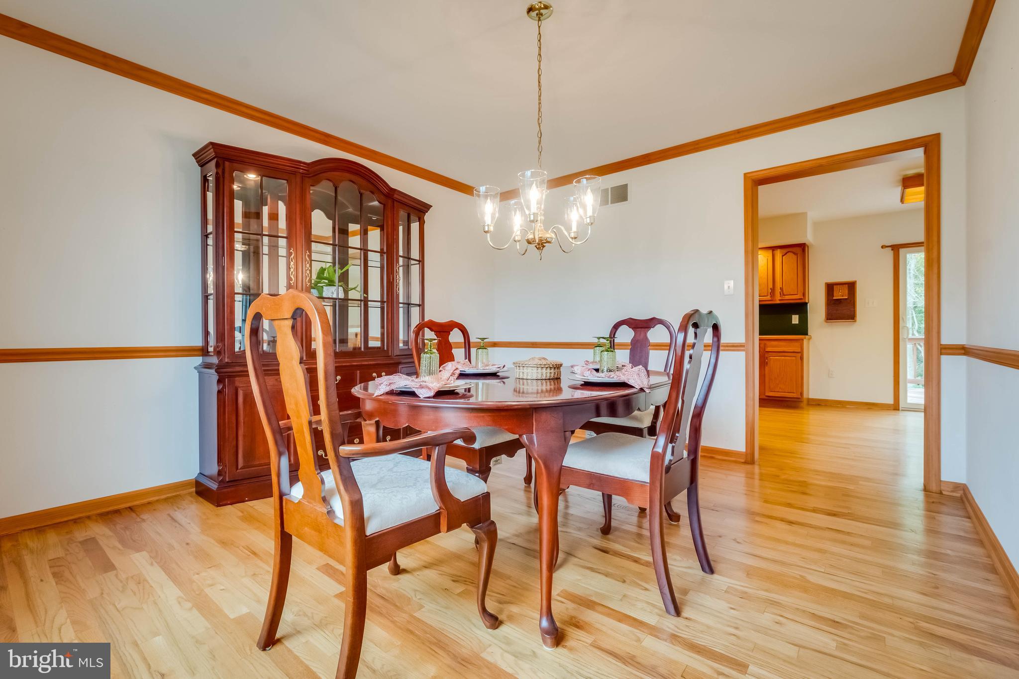 69 Coachman Drive Rising Sun, MD 21911 - Photo 16 of 43 Crown and chair moldings