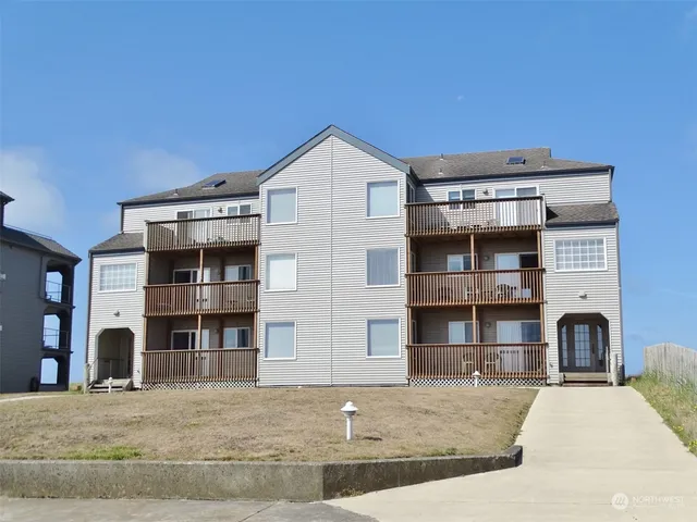 $5,000 | 1399 Ocean Shores Boulevard Southwest, Unit 2NE, Ocean Shores, WA 98569