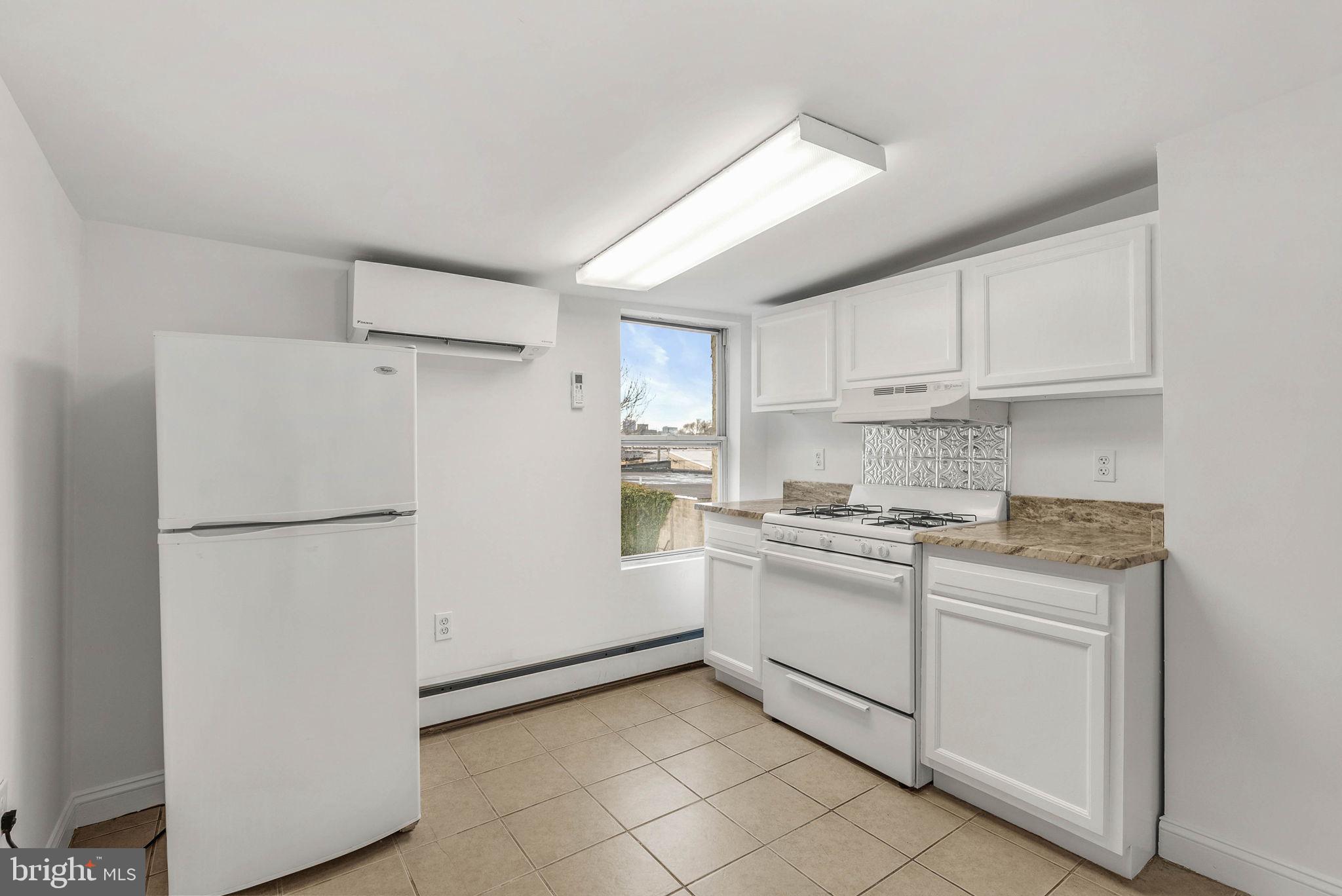 1124 South 15th Street, Unit 3 Philadelphia, PA 19146 - Photo 2 of 6