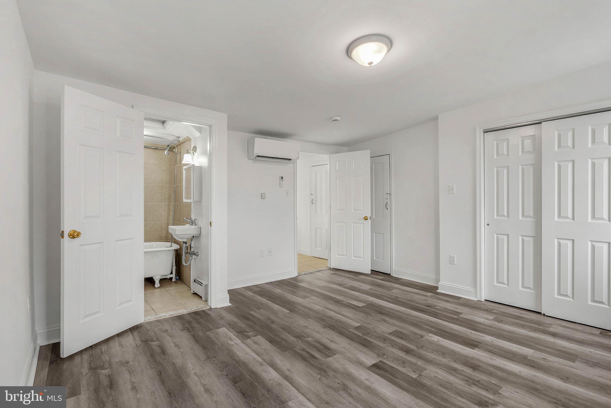 1124 South 15th Street, Unit 3 Philadelphia, PA 19146 - Photo 4 of 6
