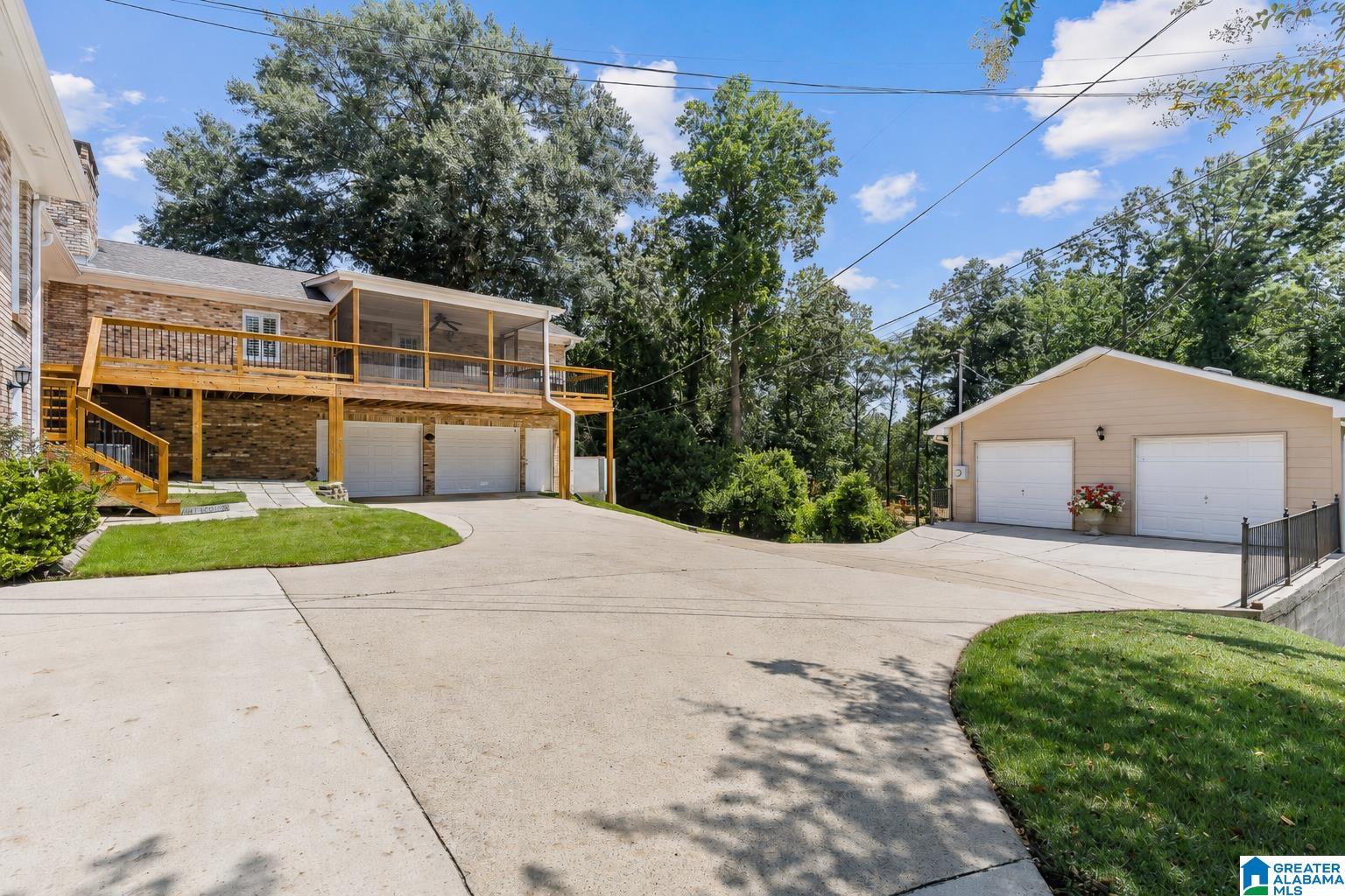 1417 Round Hl Road Vestavia Hills, AL 35216 - Photo 5 of 70 Gallery Image 5