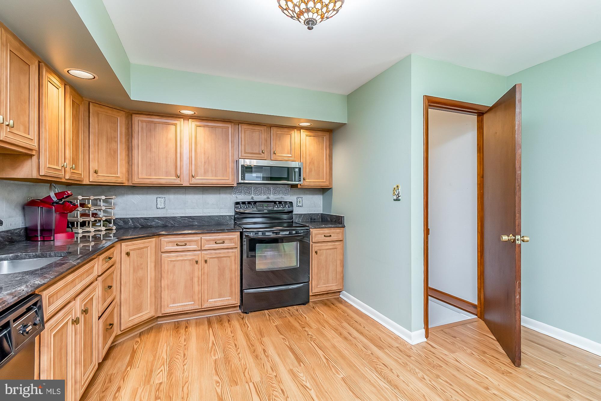 348 Upperlanding Road Essex, MD 21221 - Photo 12 of 55 Kitchen