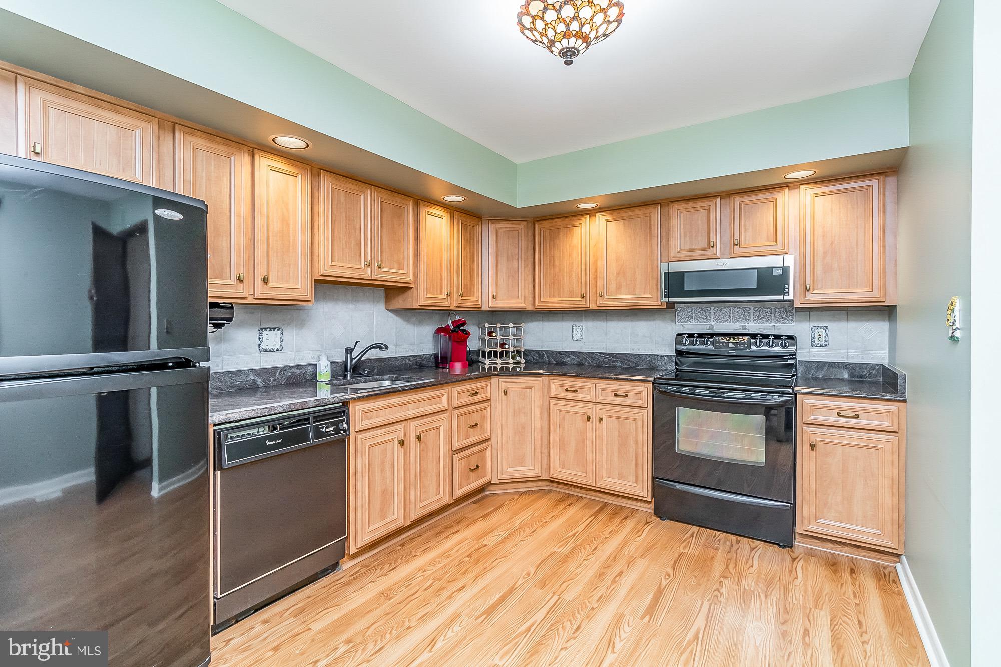 348 Upperlanding Road Essex, MD 21221 - Photo 13 of 55 Kitchen